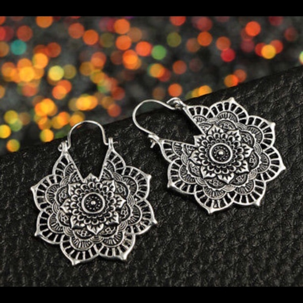 ❤️Gorgeous vintage silver flower mandala drop ear - Picture 4 of 4